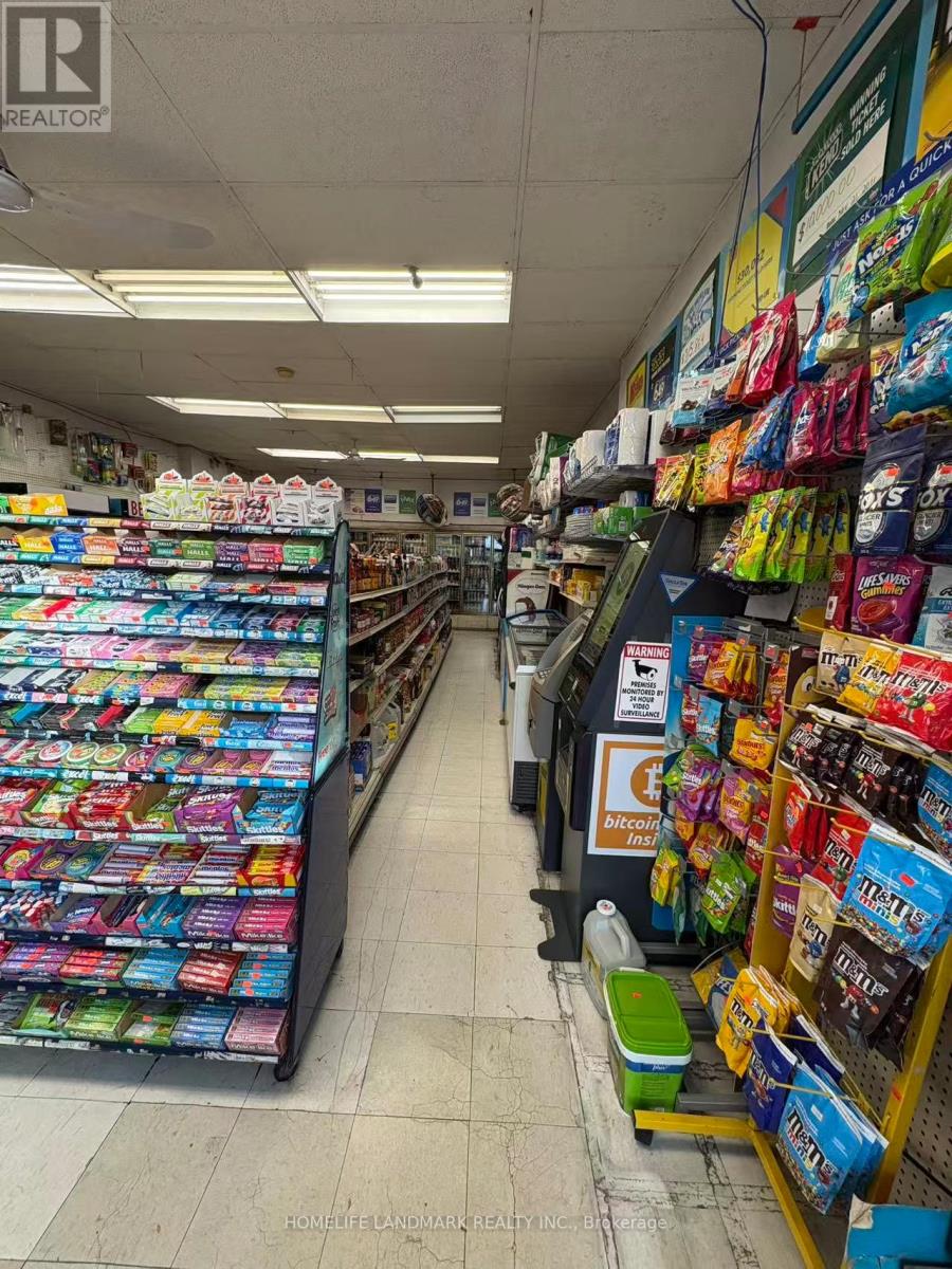 1064 Bloor Street W, Toronto, Ontario  M6H 1M6 - Photo 26 - W12481425