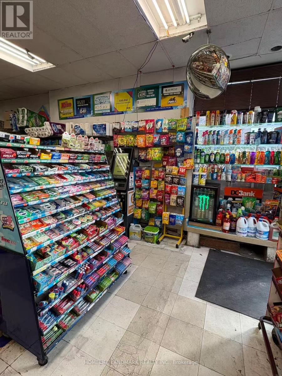 1064 Bloor Street W, Toronto, Ontario  M6H 1M6 - Photo 27 - W12481425
