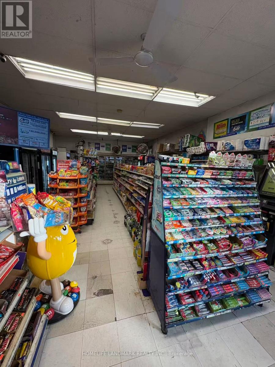 1064 Bloor Street W, Toronto, Ontario  M6H 1M6 - Photo 29 - W12481425