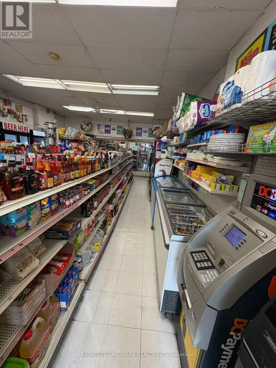 1064 Bloor Street W, Toronto, Ontario  M6H 1M6 - Photo 32 - W12481425