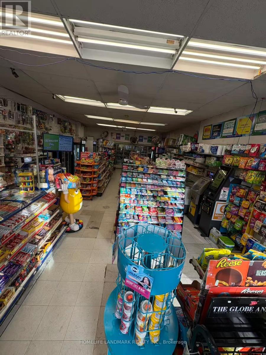 1064 Bloor Street W, Toronto, Ontario  M6H 1M6 - Photo 42 - W12481425