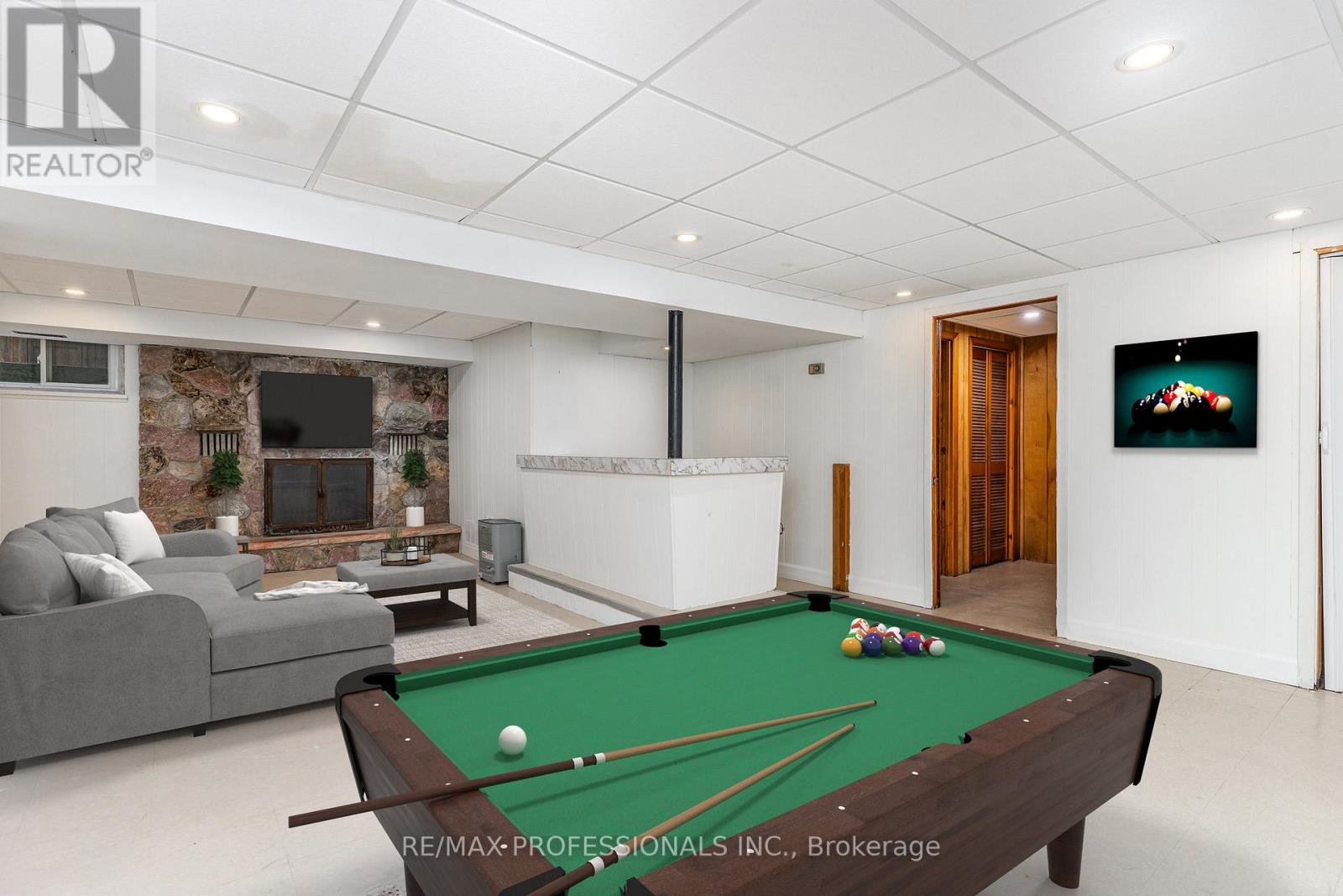 6 Saralou Court, Toronto, Ontario  M9B 2G2 - Photo 17 - W12481451