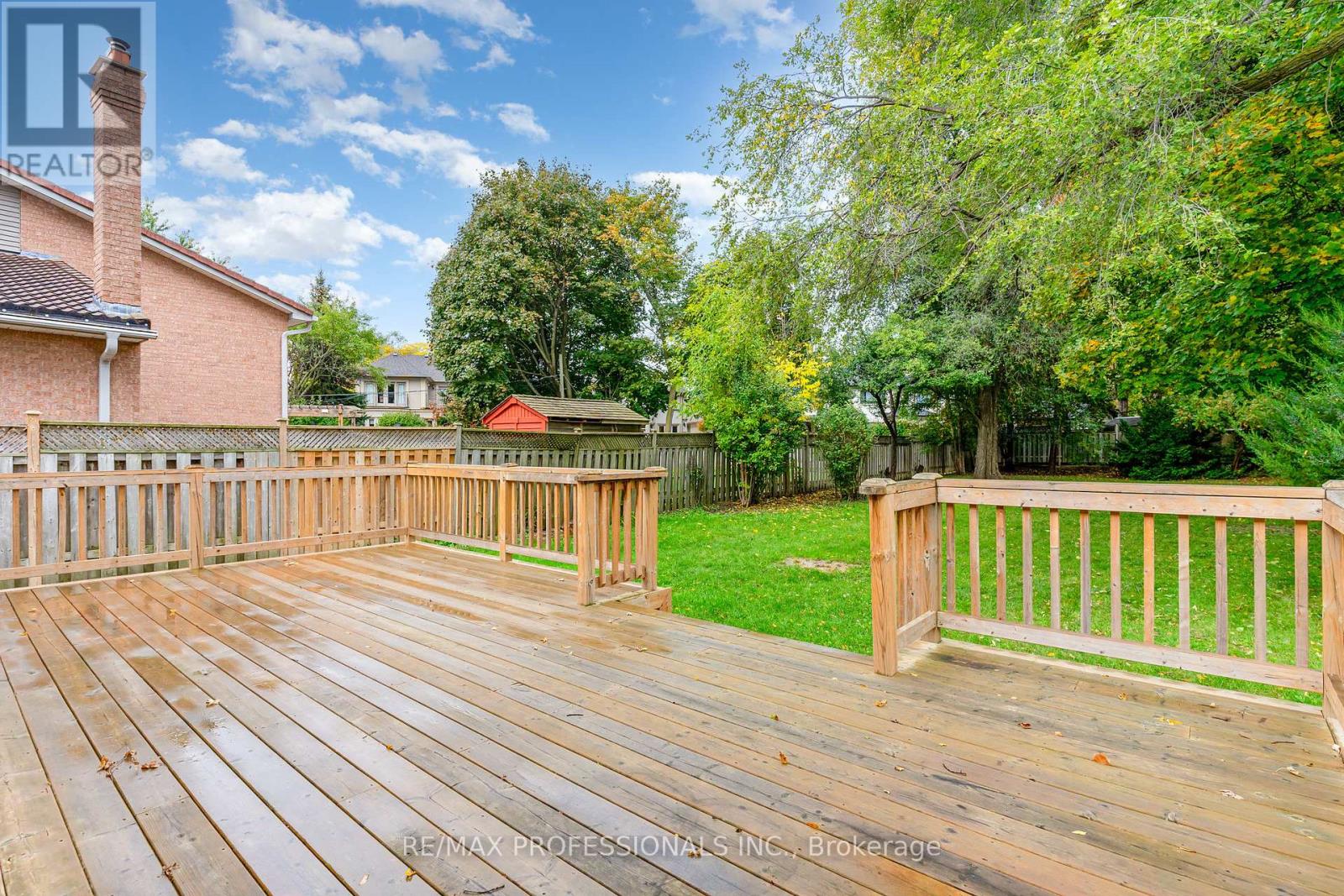 6 Saralou Court, Toronto, Ontario  M9B 2G2 - Photo 21 - W12481451