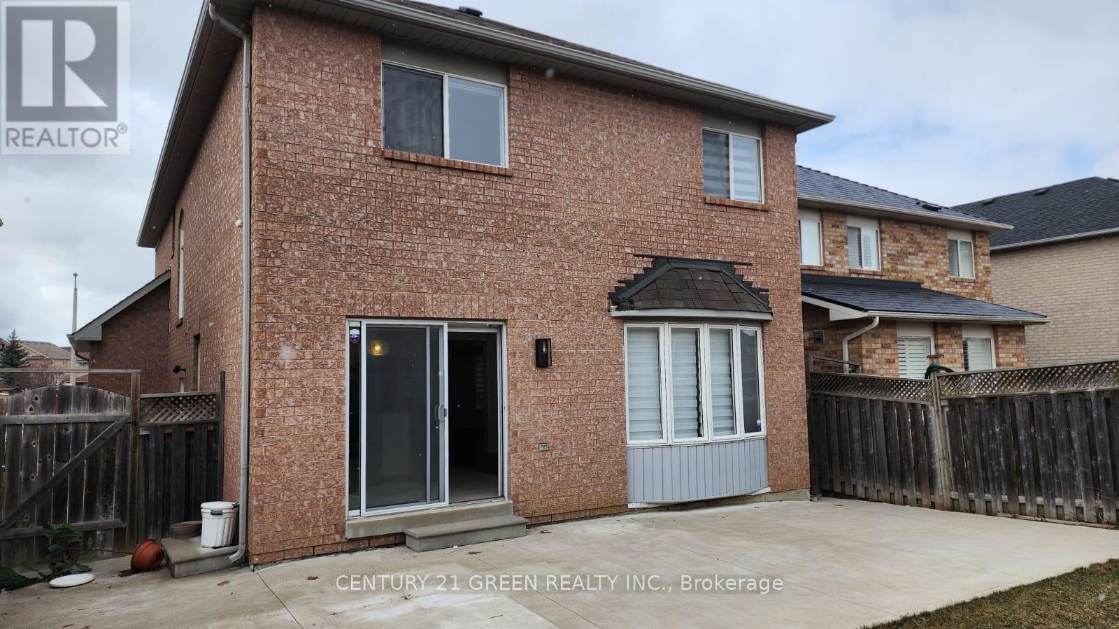 125 Fairhill Avenue, Brampton, Ontario  L7A 2Y8 - Photo 13 - W12481470
