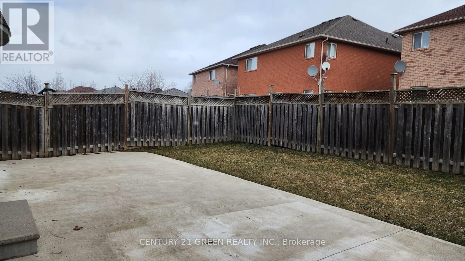 125 Fairhill Avenue, Brampton, Ontario  L7A 2Y8 - Photo 15 - W12481470