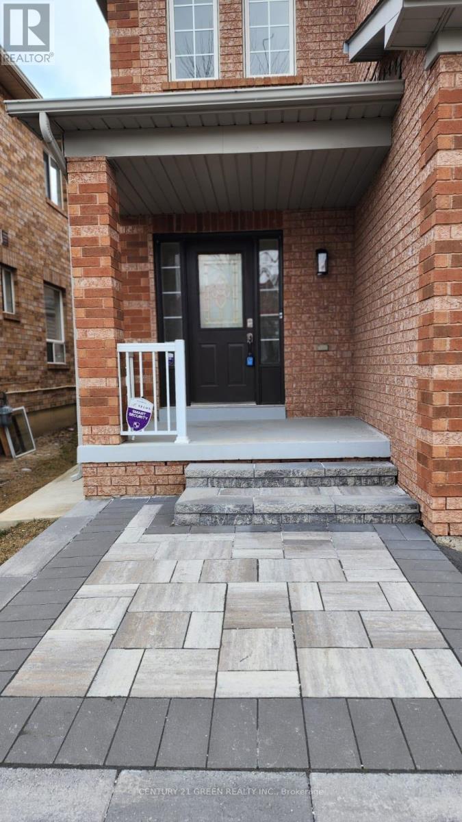 125 Fairhill Avenue, Brampton, Ontario  L7A 2Y8 - Photo 7 - W12481470