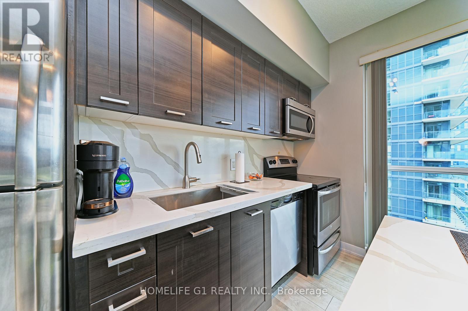 8 - 2212 Lakeshore Boulevard, Toronto, Ontario  M8V 0C2 - Photo 19 - W12481473