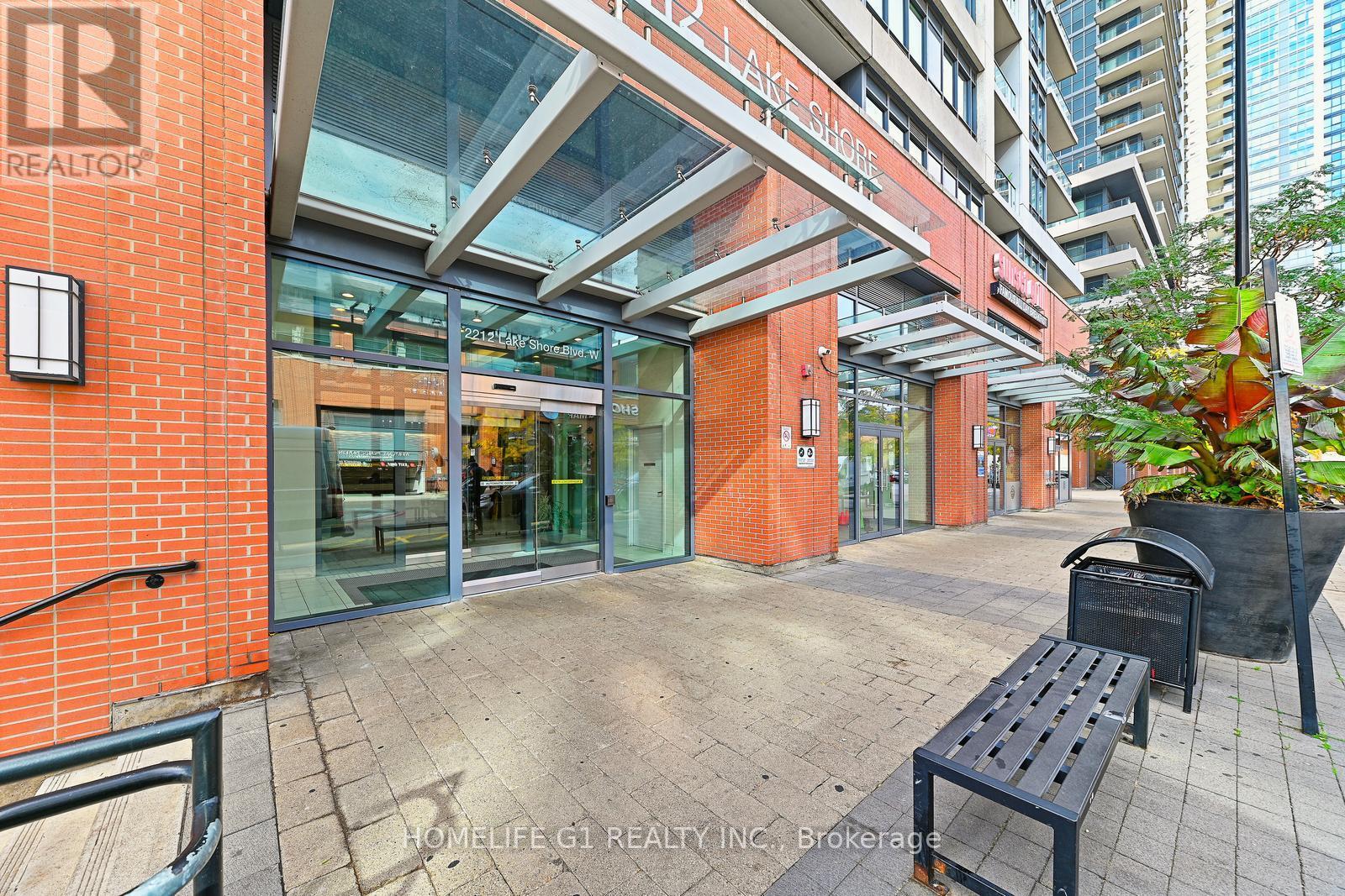 8 - 2212 Lakeshore Boulevard, Toronto, Ontario  M8V 0C2 - Photo 4 - W12481473