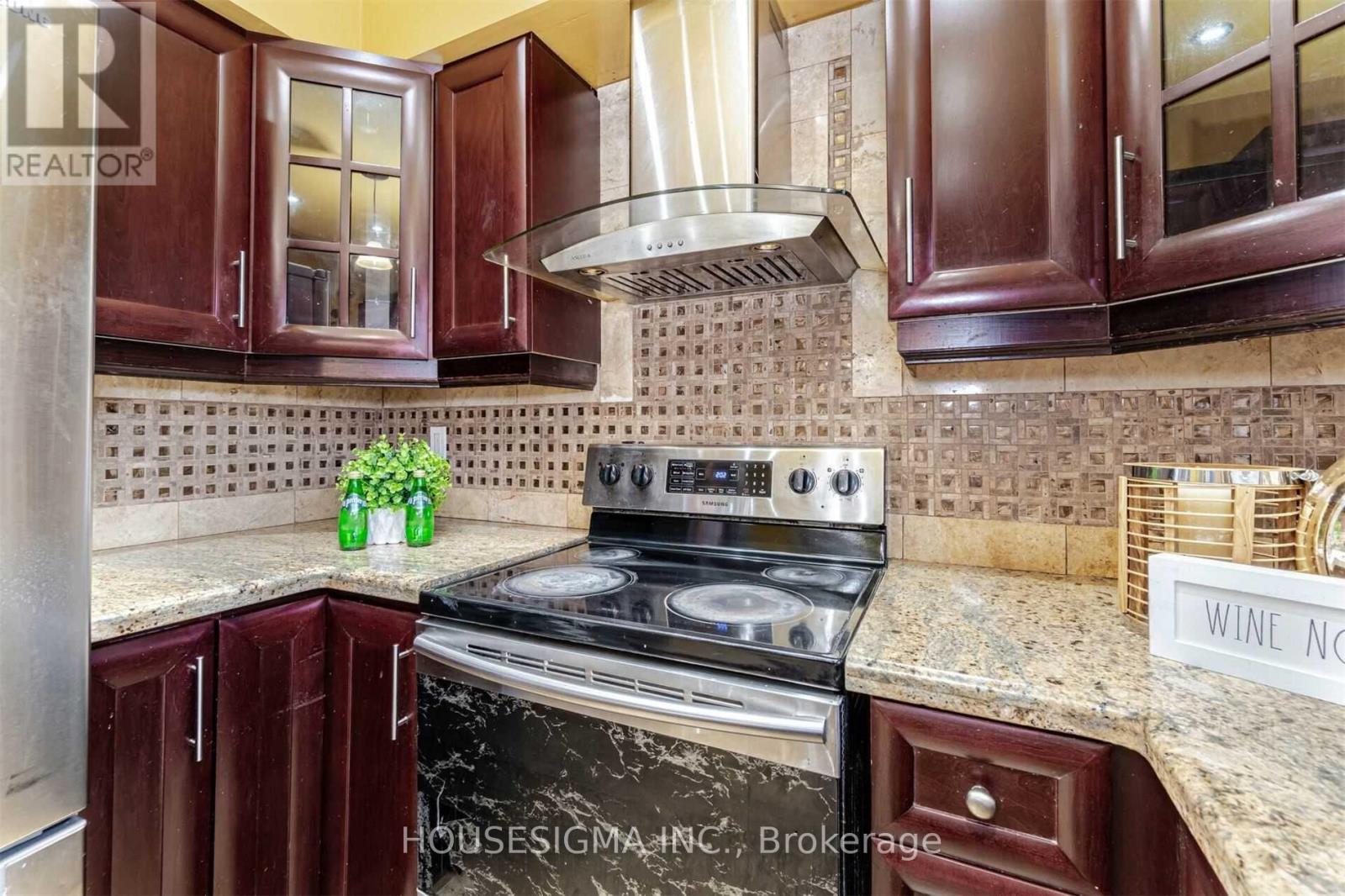 Upper - 10 Palmolive Street, Brampton, Ontario  L6R 1P4 - Photo 11 - W12481476