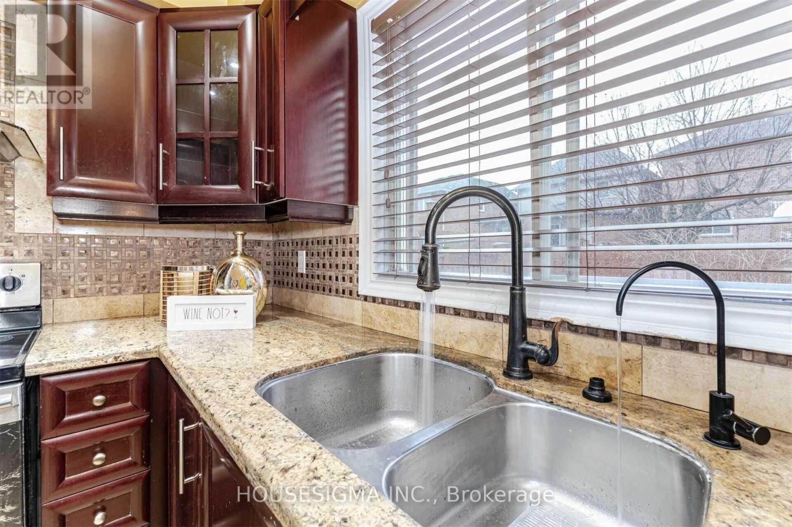 Upper - 10 Palmolive Street, Brampton, Ontario  L6R 1P4 - Photo 12 - W12481476