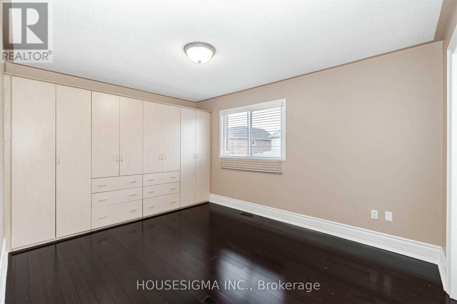 Upper - 10 Palmolive Street, Brampton, Ontario  L6R 1P4 - Photo 15 - W12481476