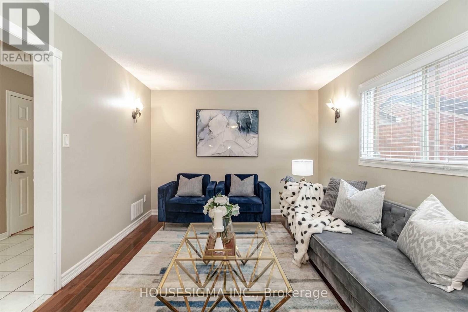 Upper - 10 Palmolive Street, Brampton, Ontario  L6R 1P4 - Photo 3 - W12481476