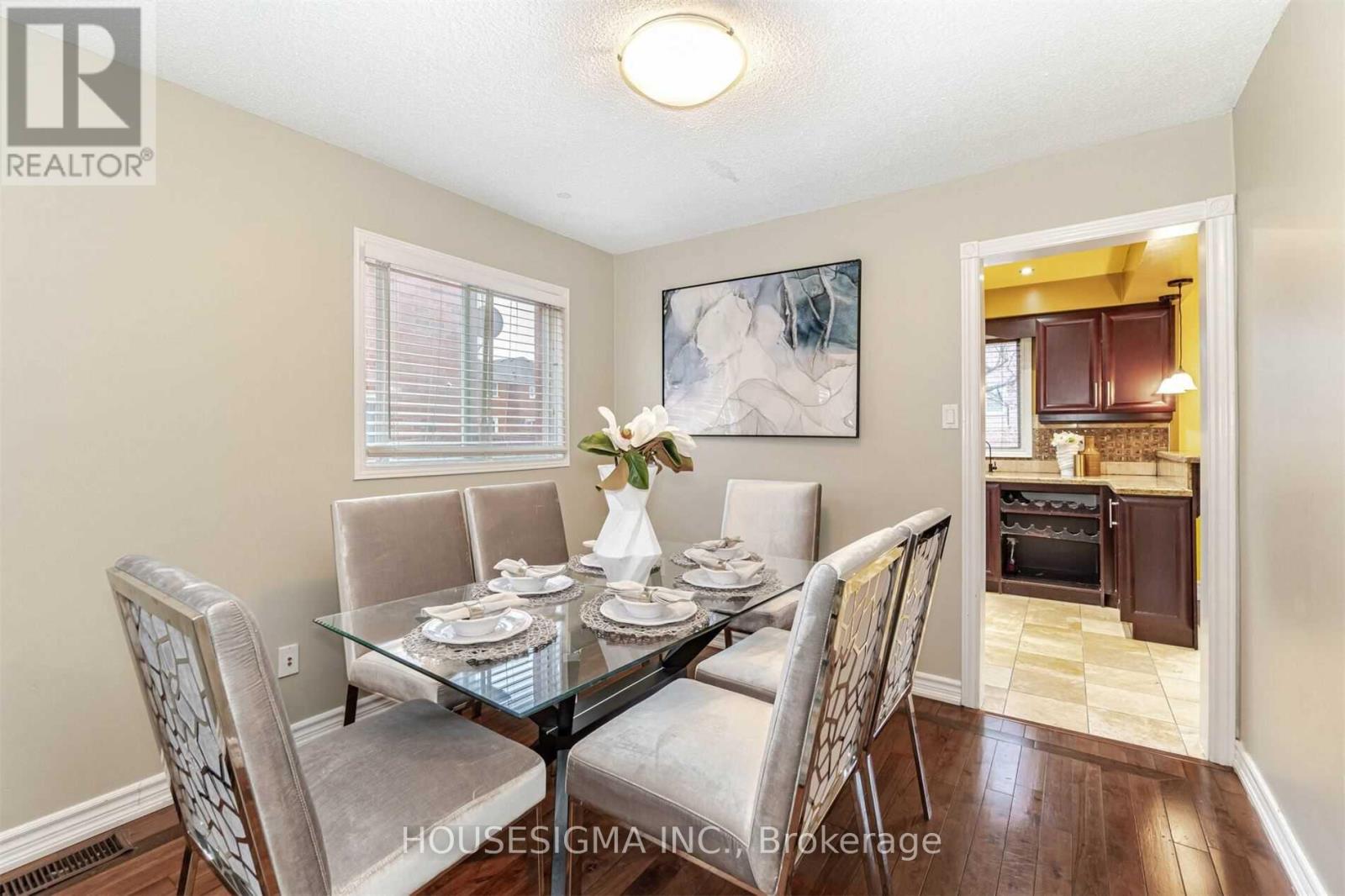 Upper - 10 Palmolive Street, Brampton, Ontario  L6R 1P4 - Photo 6 - W12481476