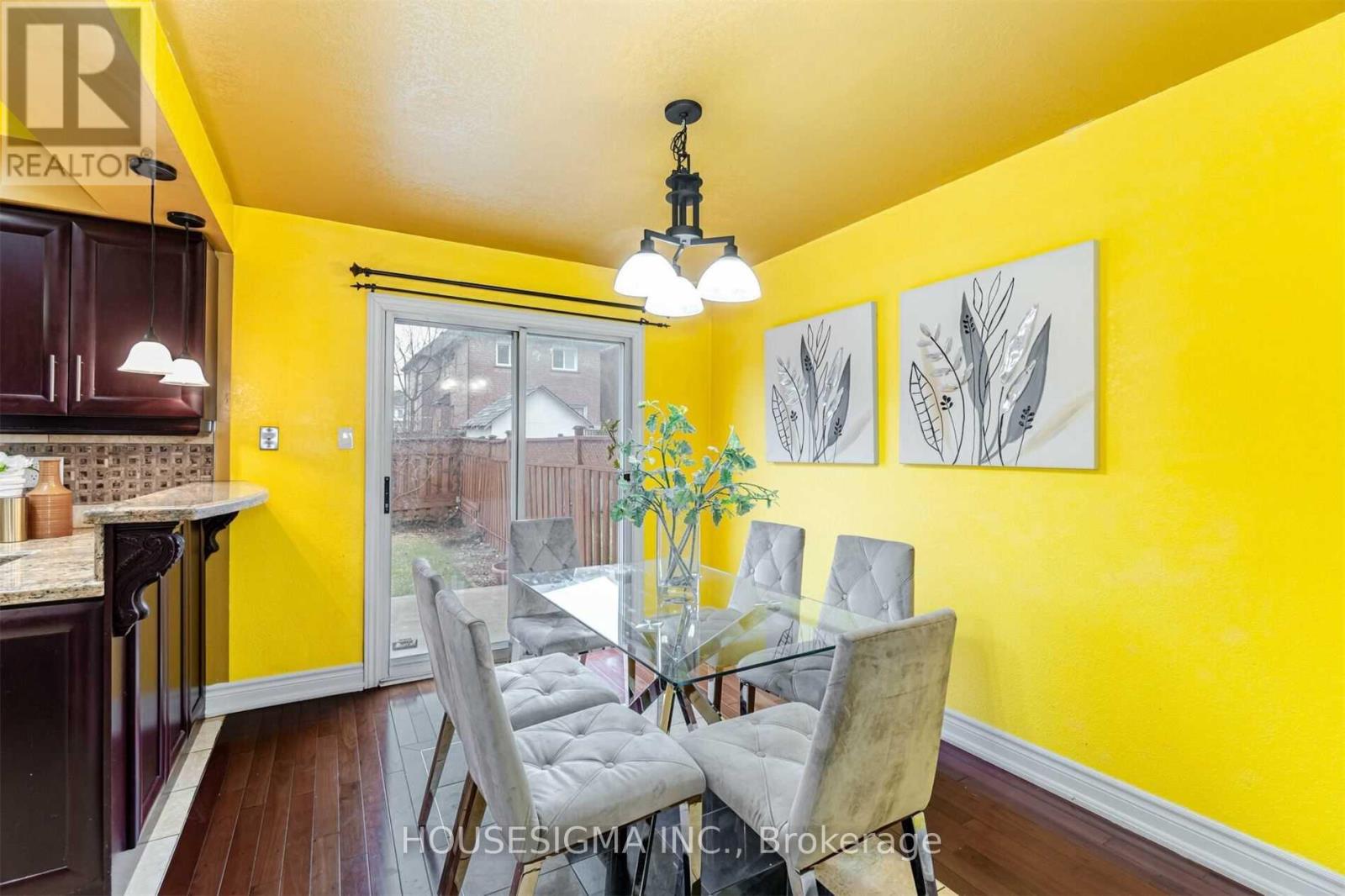 Upper - 10 Palmolive Street, Brampton, Ontario  L6R 1P4 - Photo 8 - W12481476