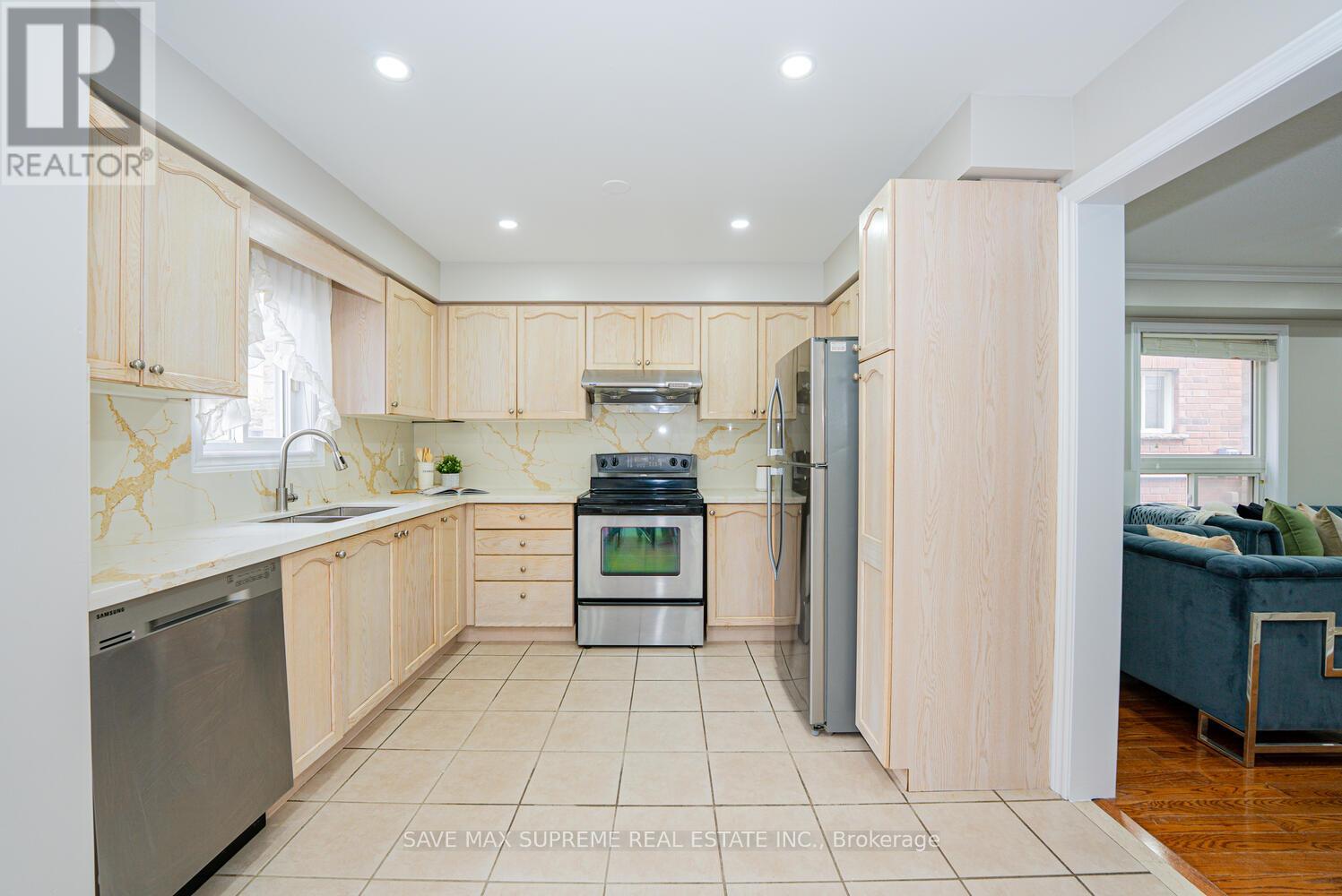 74 Ridgemore Crescent, Brampton, Ontario  L7A 2L5 - Photo 16 - W12481477