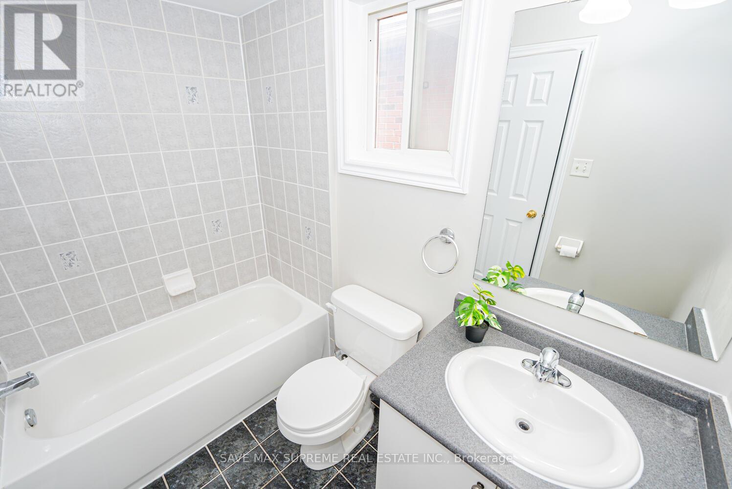74 Ridgemore Crescent, Brampton, Ontario  L7A 2L5 - Photo 35 - W12481477