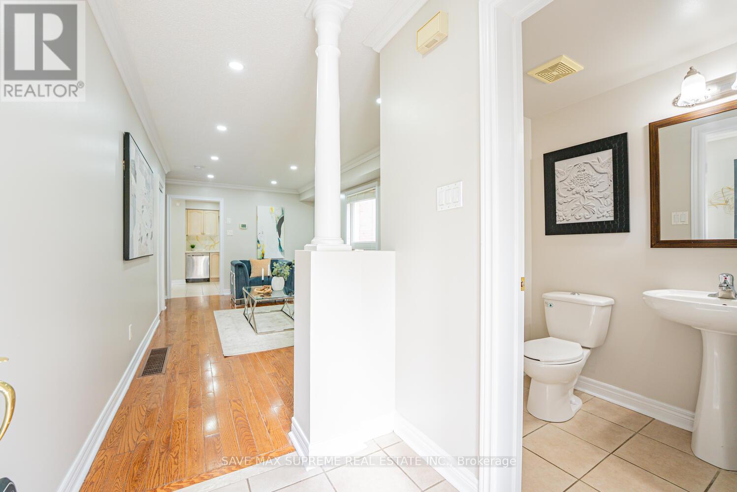 74 Ridgemore Crescent, Brampton, Ontario  L7A 2L5 - Photo 6 - W12481477