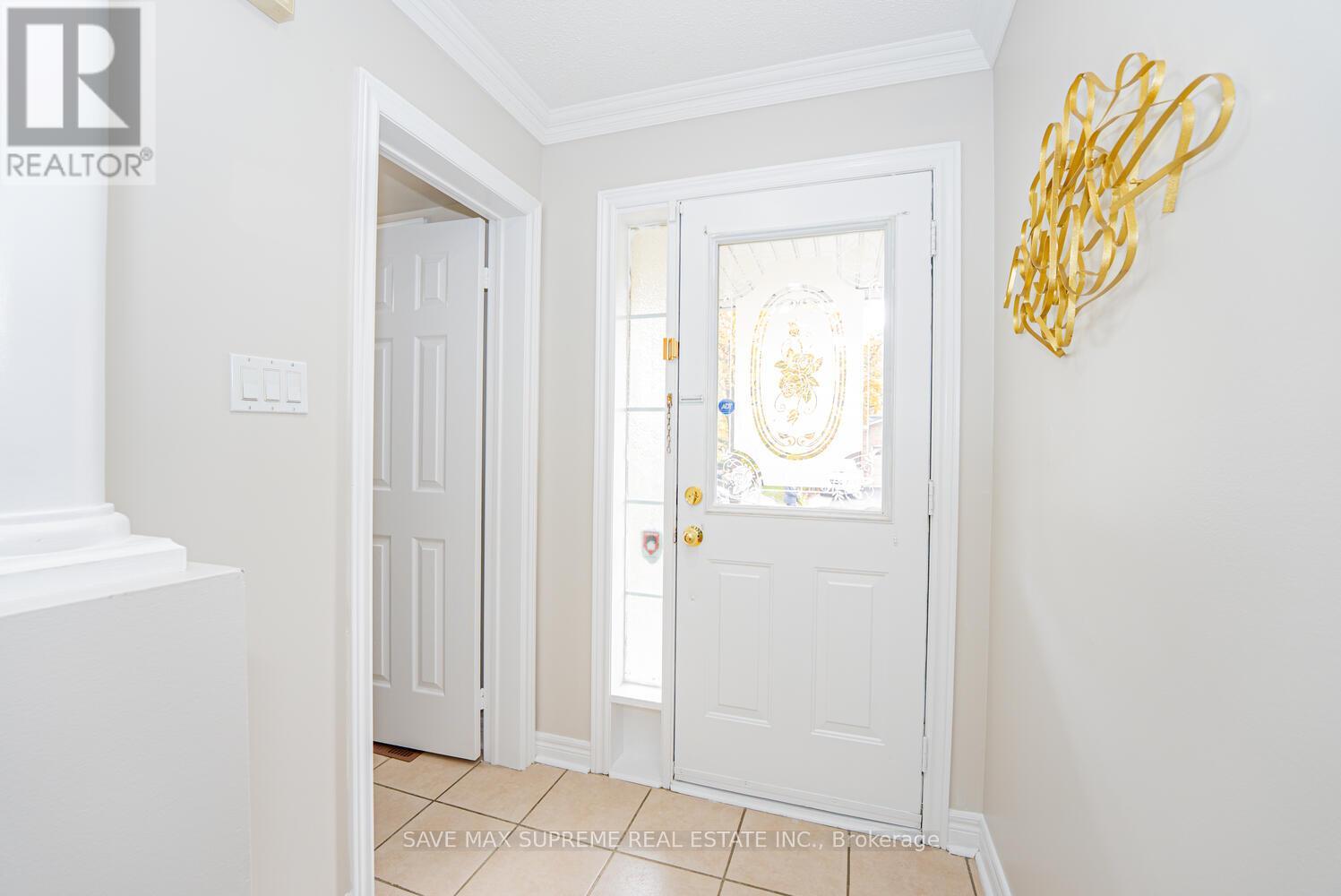 74 Ridgemore Crescent, Brampton, Ontario  L7A 2L5 - Photo 7 - W12481477