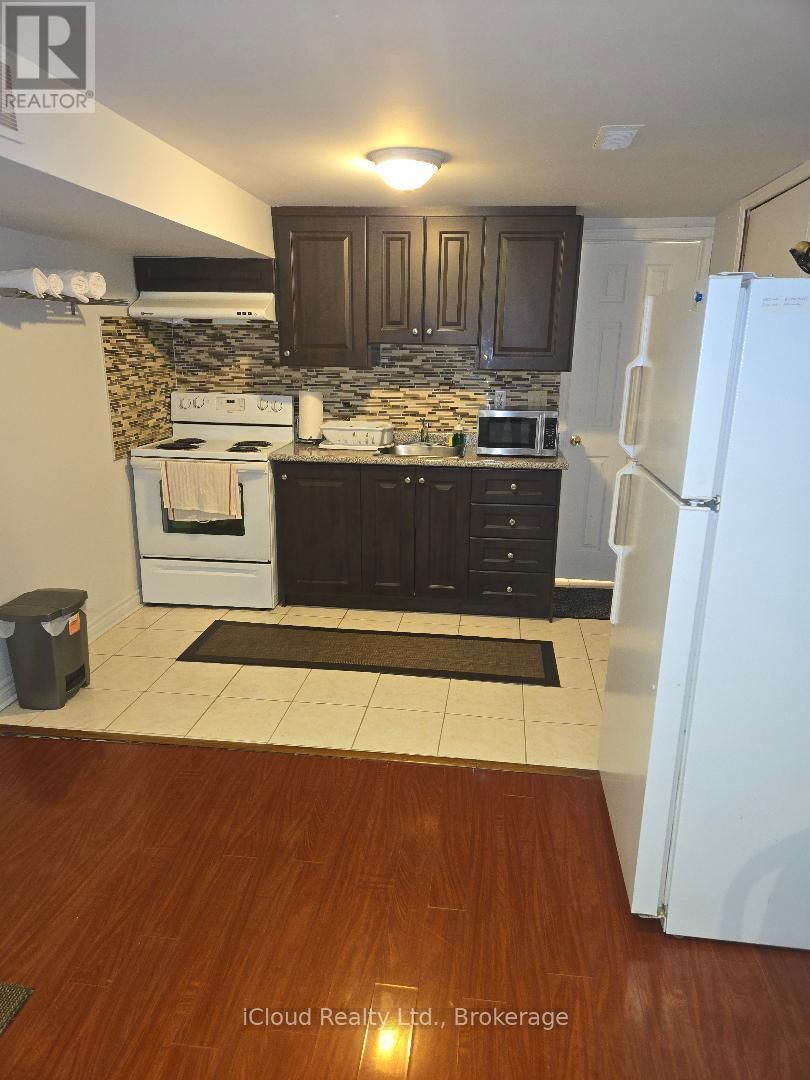 Basement - 1659 Summergrove Crescent, Mississauga, Ontario  L5M 3Z6 - Photo 5 - W12481482
