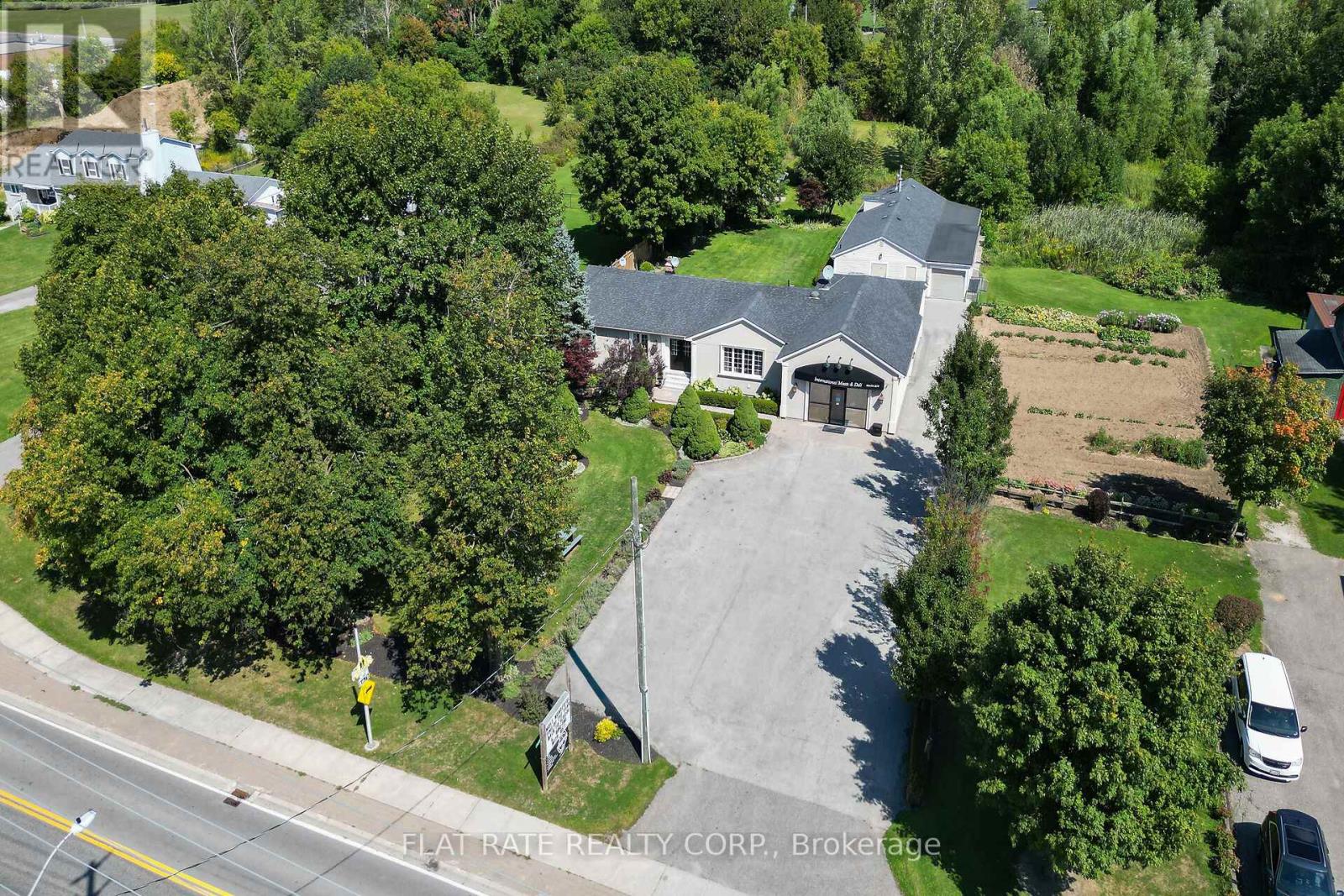 11269 Guelph Line, Milton, Ontario  L0P 1B0 - Photo 3 - W12481485