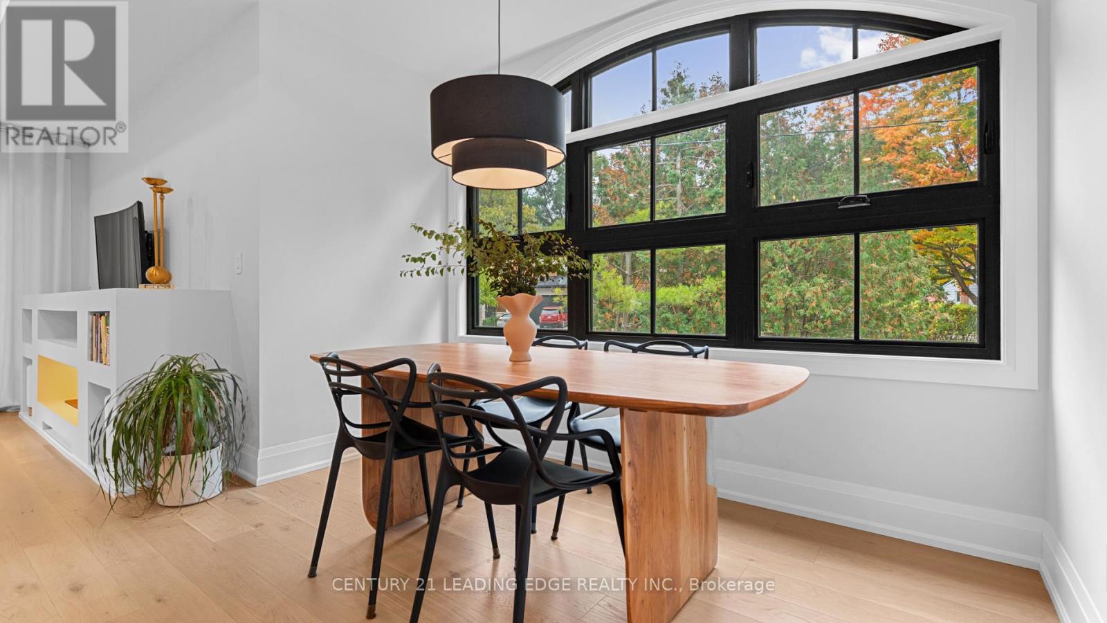 197 Glen Oak Drive N, Oakville, Ontario  L6K 2J3 - Photo 12 - W12481487