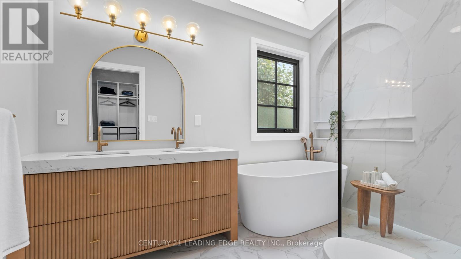 197 Glen Oak Drive N, Oakville, Ontario  L6K 2J3 - Photo 25 - W12481487