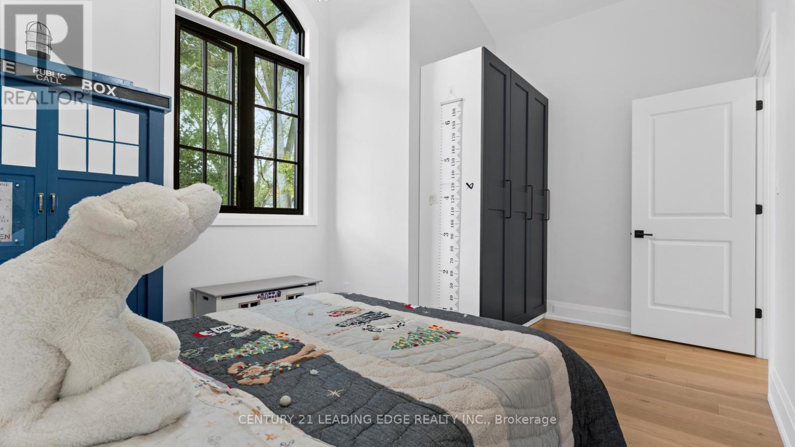 197 Glen Oak Drive N, Oakville, Ontario  L6K 2J3 - Photo 31 - W12481487
