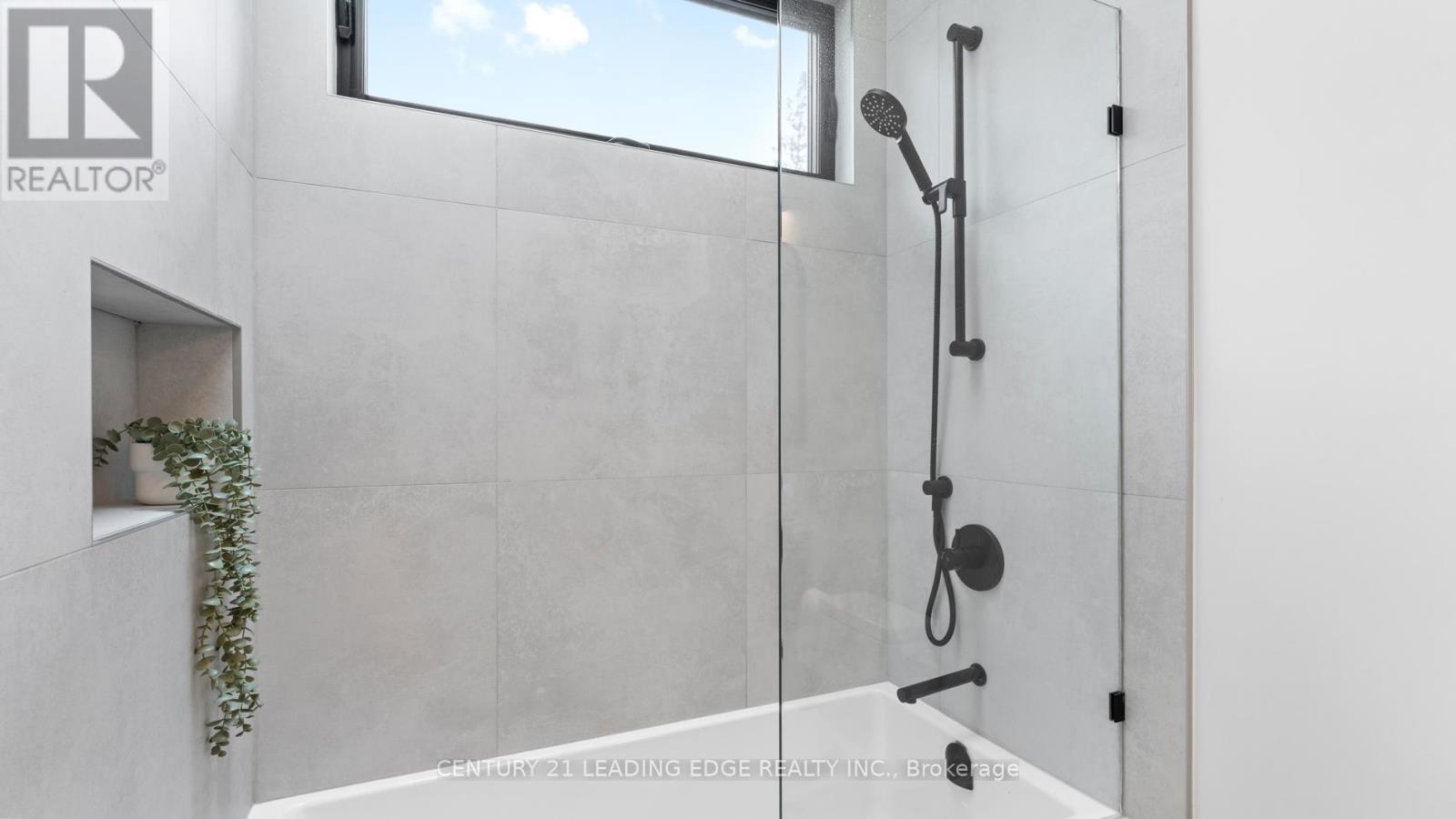 197 Glen Oak Drive N, Oakville, Ontario  L6K 2J3 - Photo 35 - W12481487