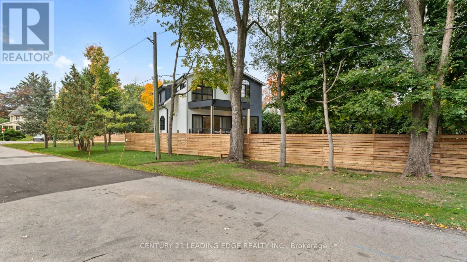 197 Glen Oak Drive N, Oakville, Ontario  L6K 2J3 - Photo 39 - W12481487