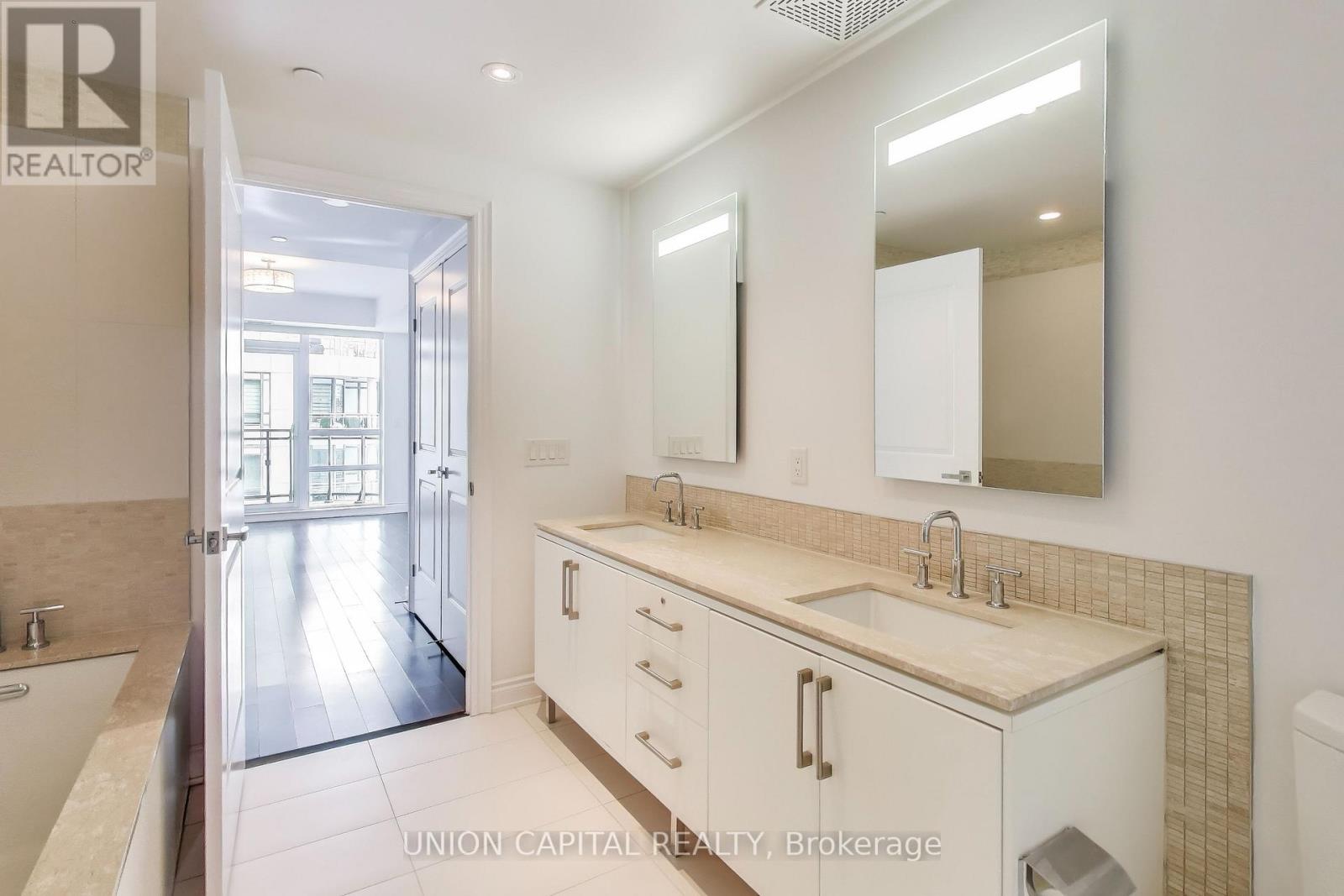 525 - 3500 Lakeshore Road W, Oakville, Ontario  L6L 0B4 - Photo 13 - W12481502