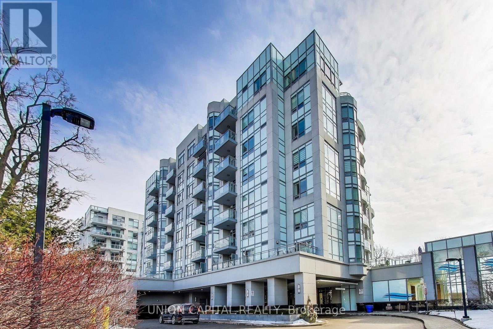 525 - 3500 Lakeshore Road W, Oakville, Ontario  L6L 0B4 - Photo 2 - W12481502