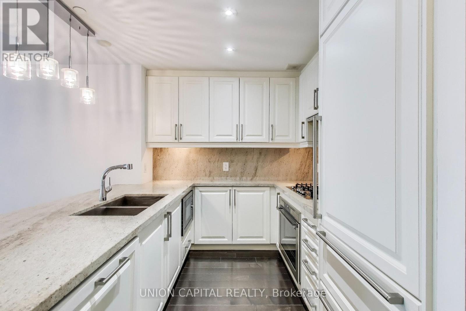 525 - 3500 Lakeshore Road W, Oakville, Ontario  L6L 0B4 - Photo 9 - W12481502