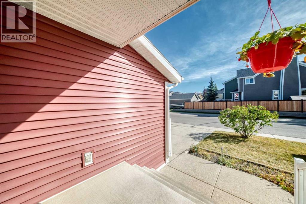 790 River Heights Crescent, Cochrane, Alberta  T4C 0J4 - Photo 3 - A2260778