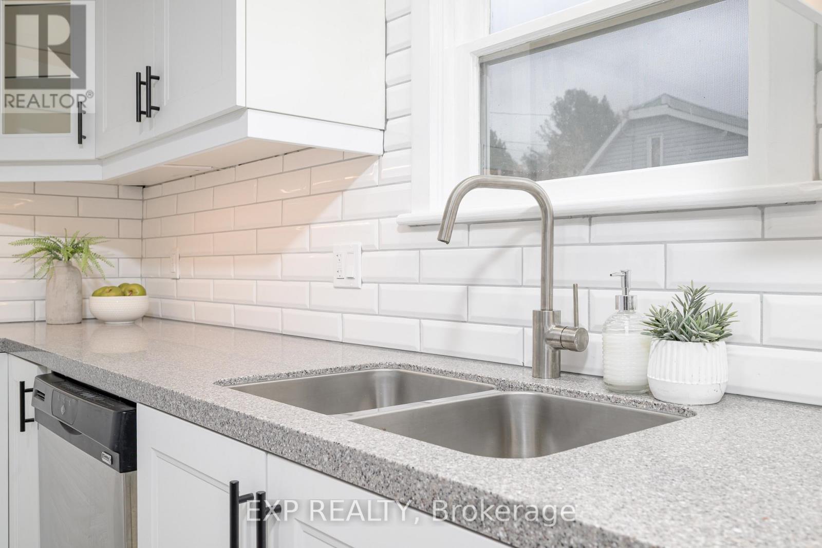 46 Young Street, Hastings Highlands, Ontario  K0L 2S0 - Photo 16 - X12481420