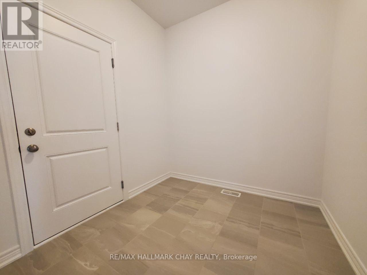 106 Emerson Way, West Grey, Ontario  N0G 1R0 - Photo 18 - X12481428