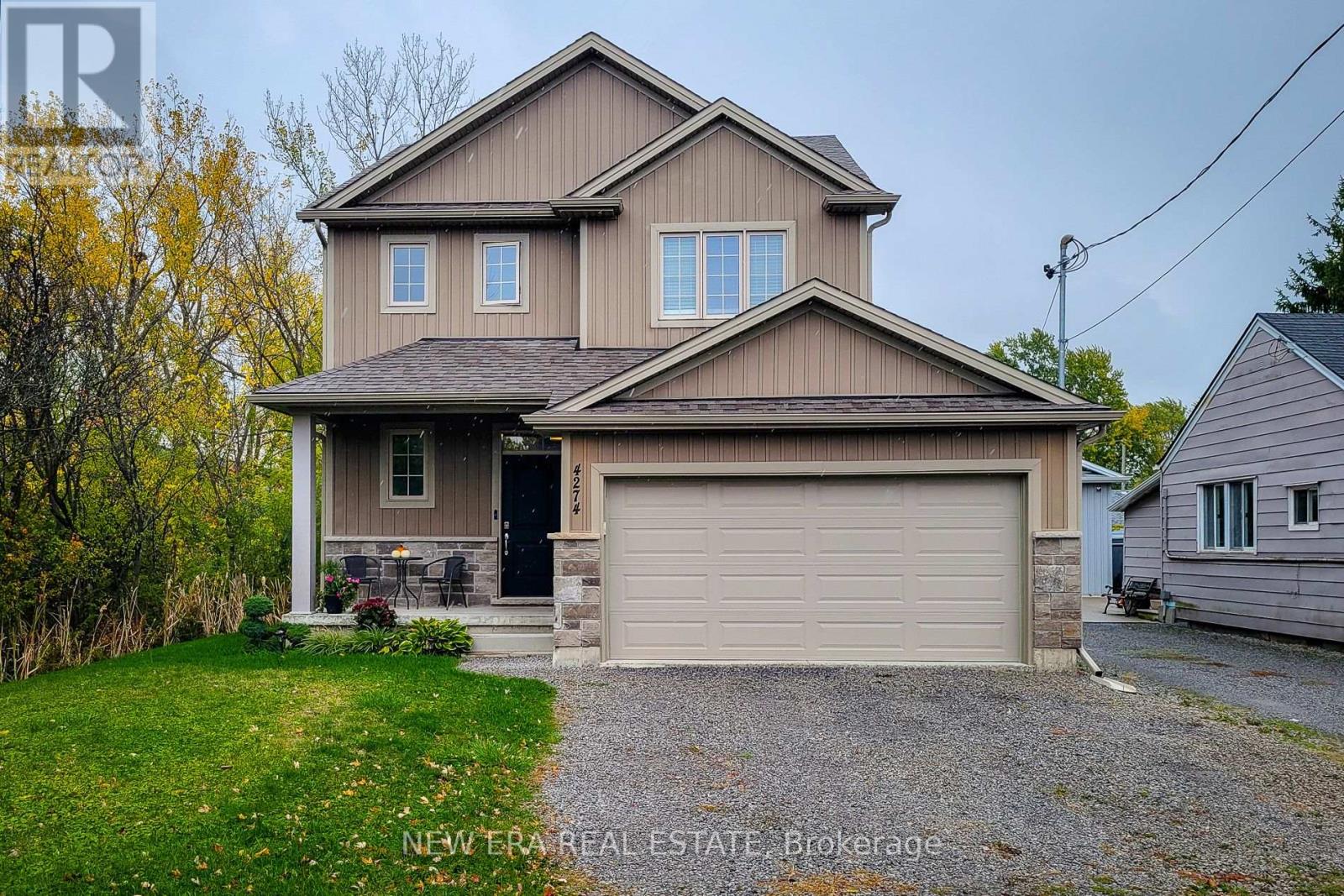 4274 Sixth Avenue, Niagara Falls, Ontario  L2E 4S8 - Photo 1 - X12481435