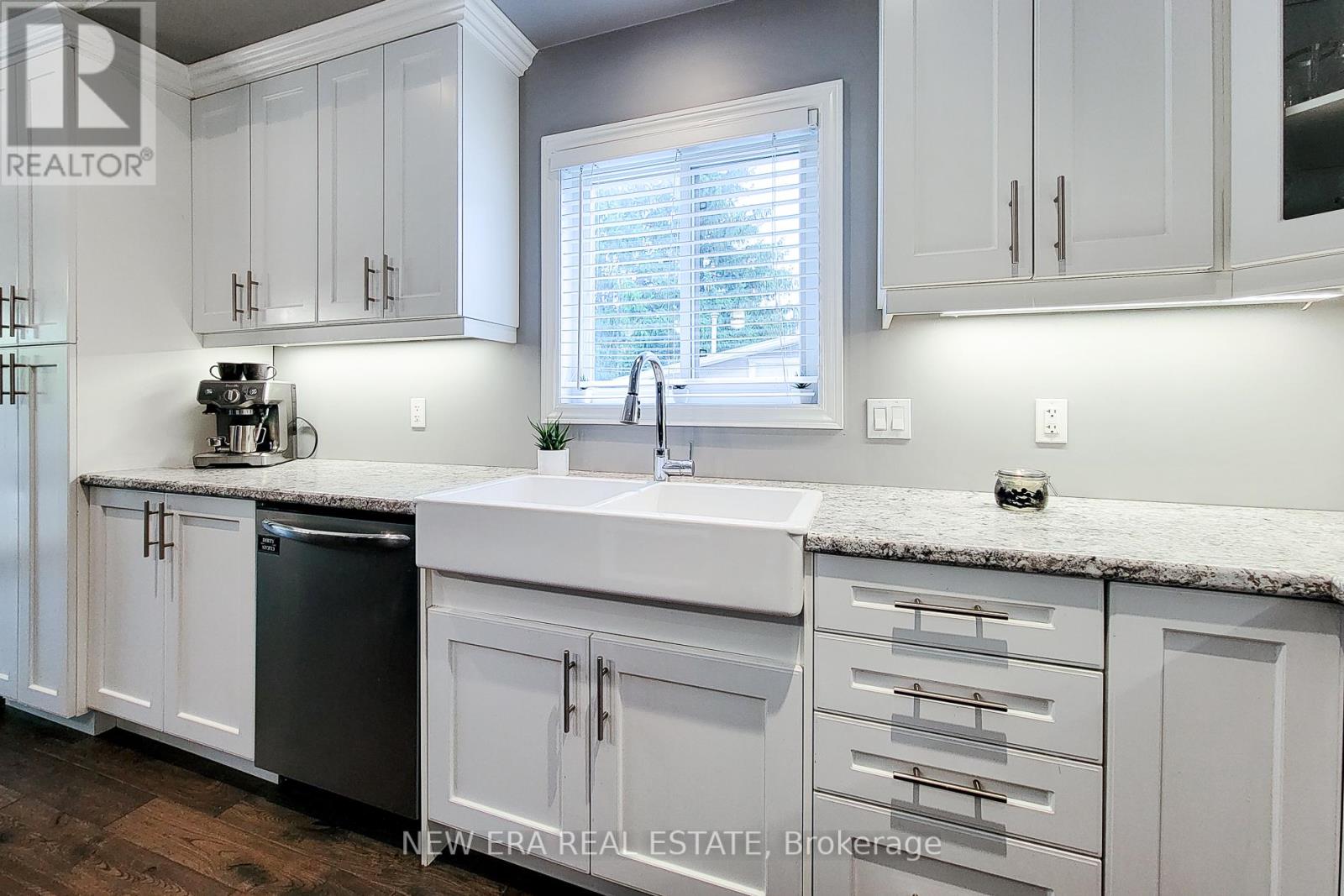 4274 Sixth Avenue, Niagara Falls, Ontario  L2E 4S8 - Photo 14 - X12481435