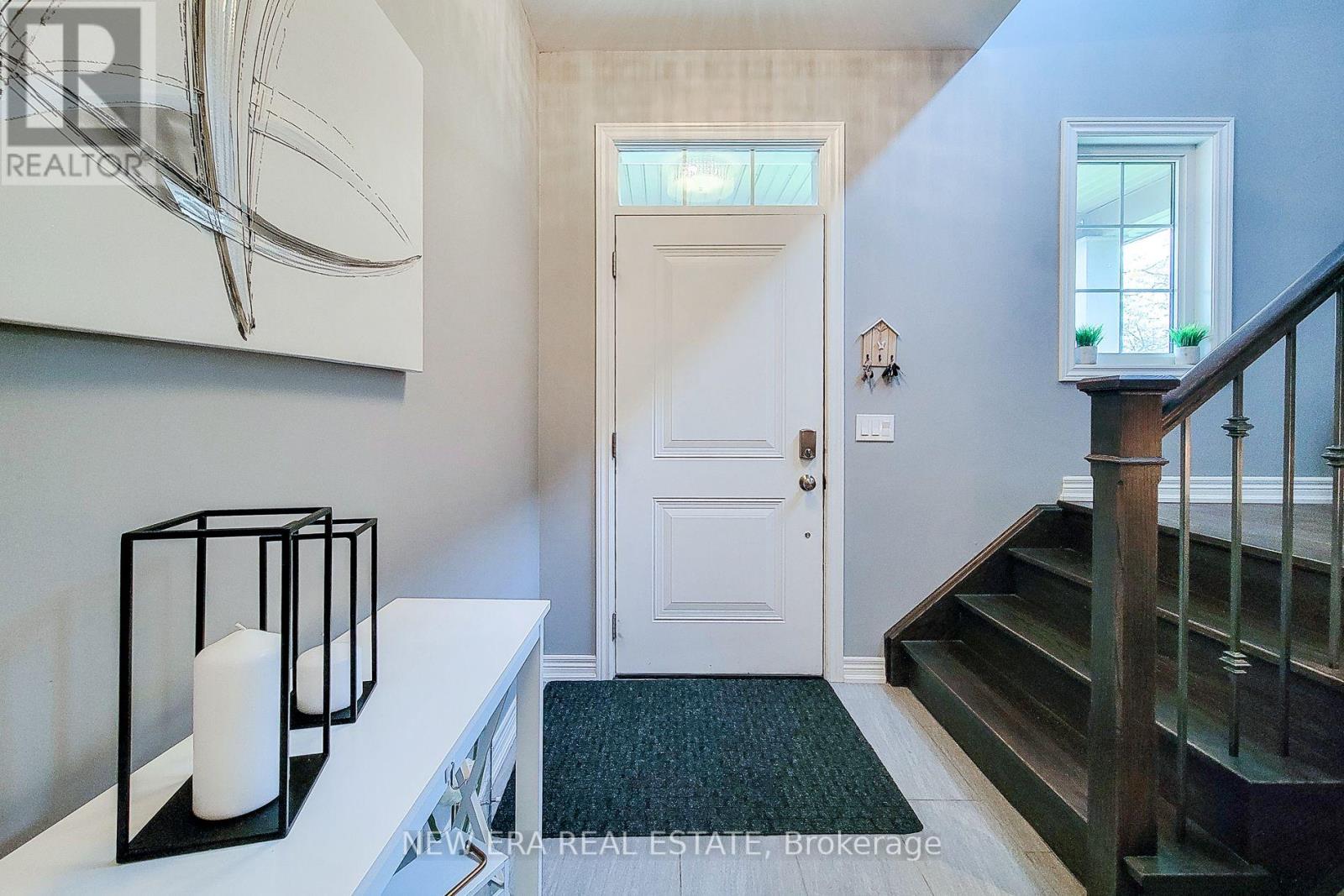 4274 Sixth Avenue, Niagara Falls, Ontario  L2E 4S8 - Photo 4 - X12481435
