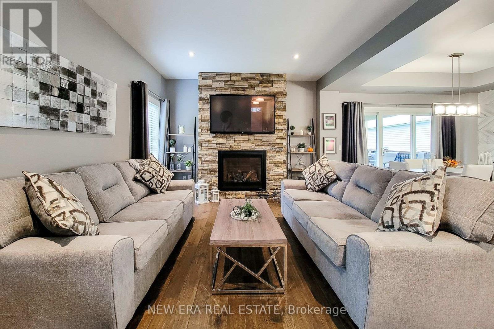 4274 Sixth Avenue, Niagara Falls, Ontario  L2E 4S8 - Photo 7 - X12481435