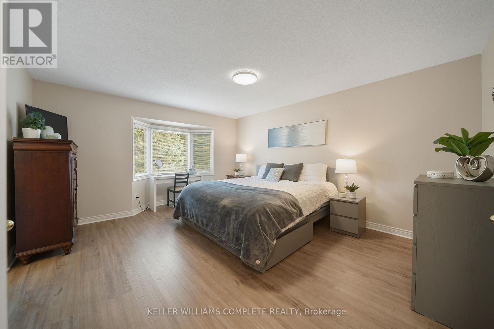 10 - 320 Hamilton Drive, Hamilton, Ontario  L9G 4W6 - Photo 14 - X12481443
