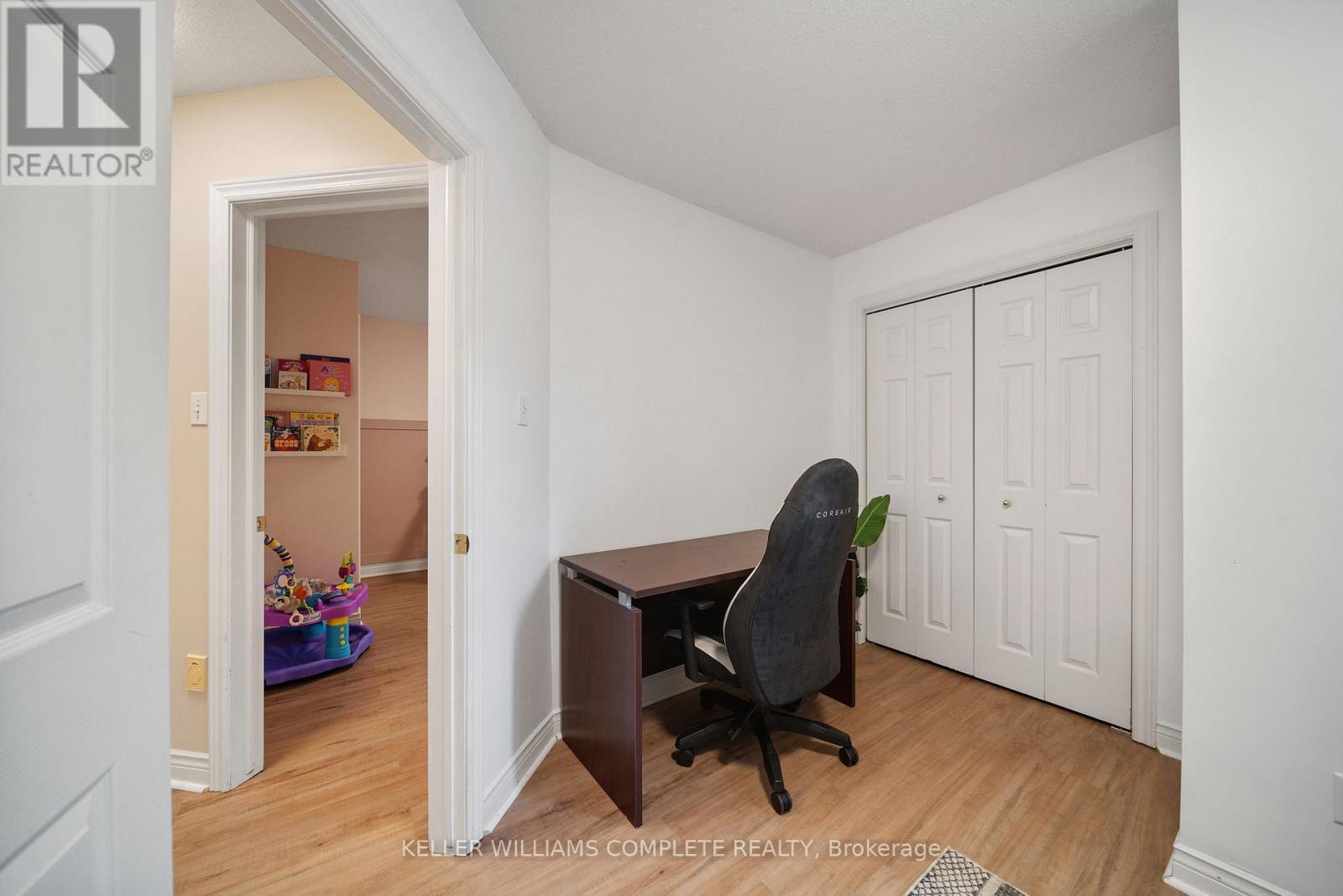 10 - 320 Hamilton Drive, Hamilton, Ontario  L9G 4W6 - Photo 20 - X12481443