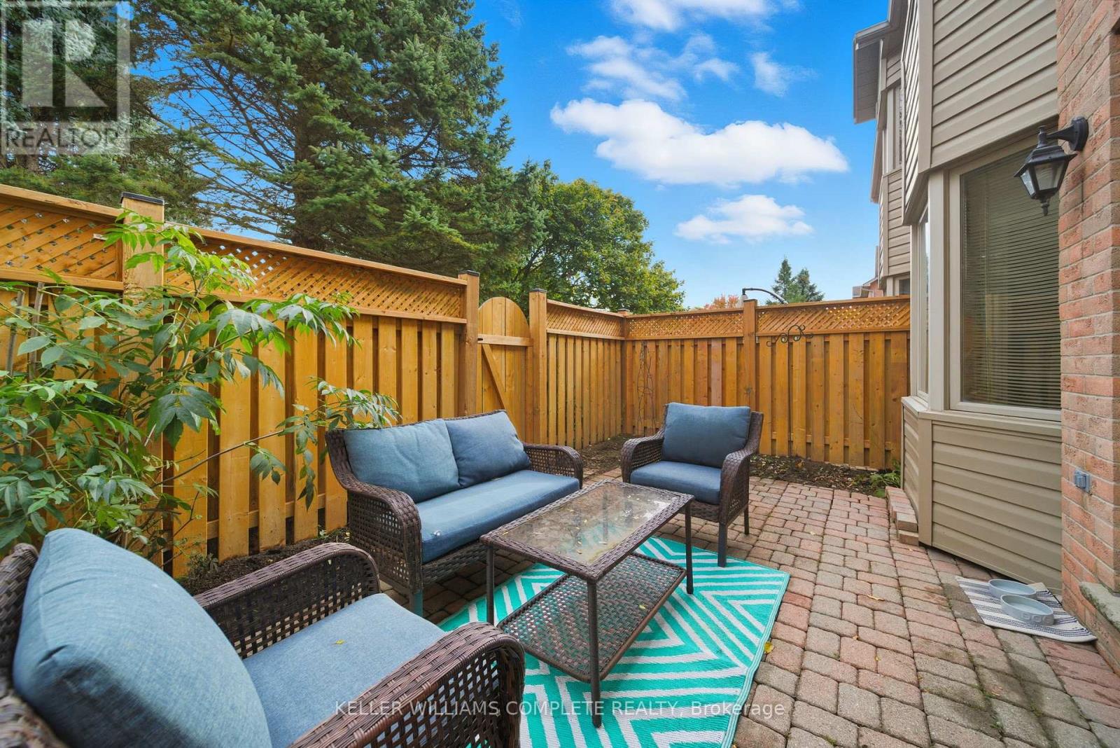10 - 320 Hamilton Drive, Hamilton, Ontario  L9G 4W6 - Photo 22 - X12481443