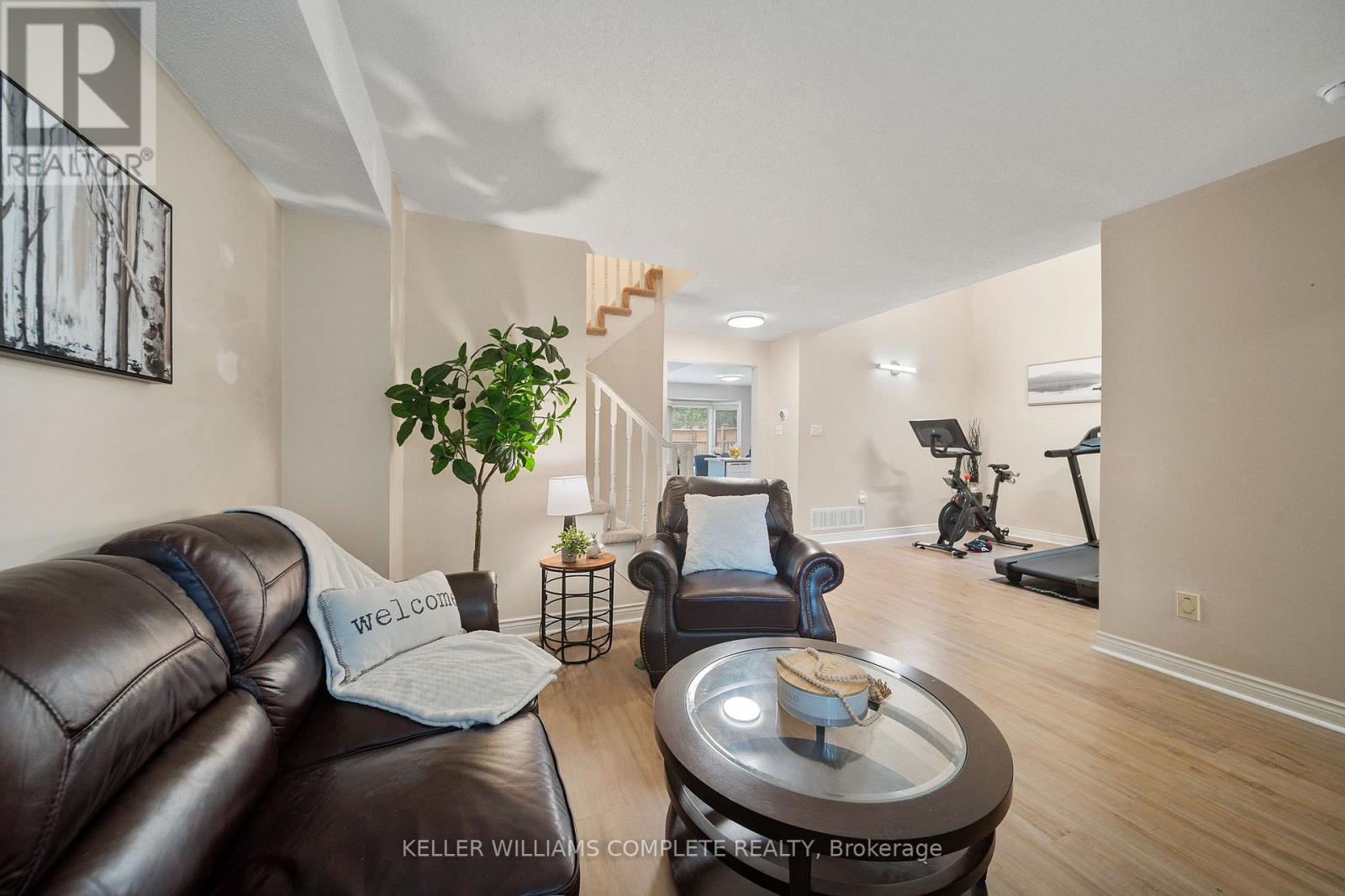 10 - 320 Hamilton Drive, Hamilton, Ontario  L9G 4W6 - Photo 5 - X12481443