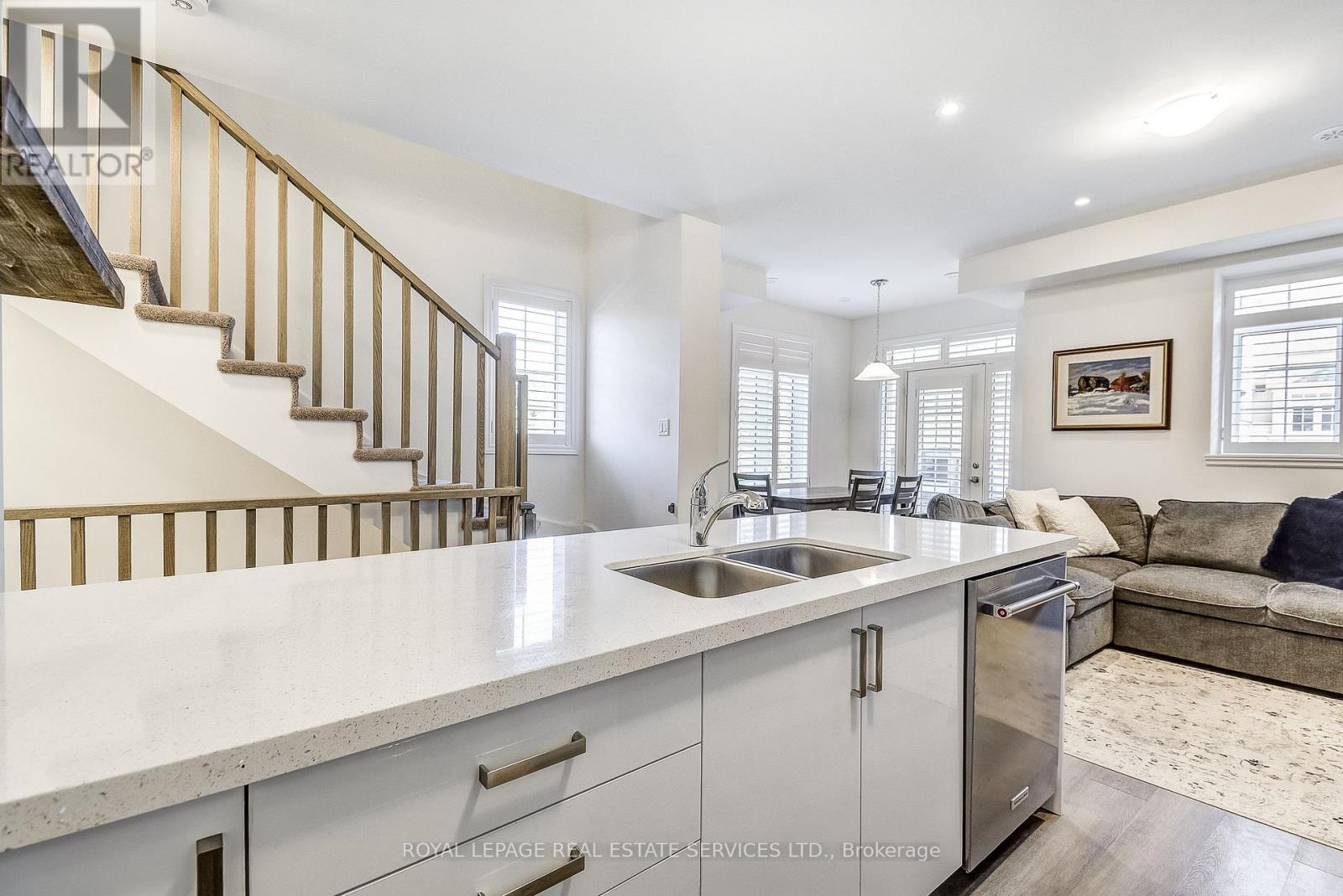 14 - 305 Garner Road W, Hamilton, Ontario  L9G 3K9 - Photo 14 - X12481458