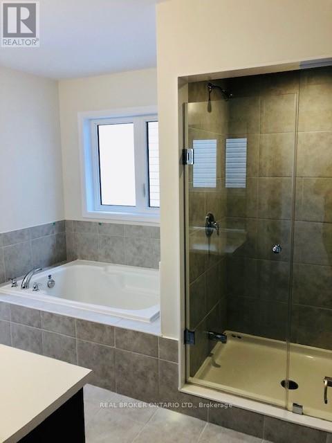 11 Doreen Drive, Thorold, Ontario  L3B 0G7 - Photo 5 - X12481465