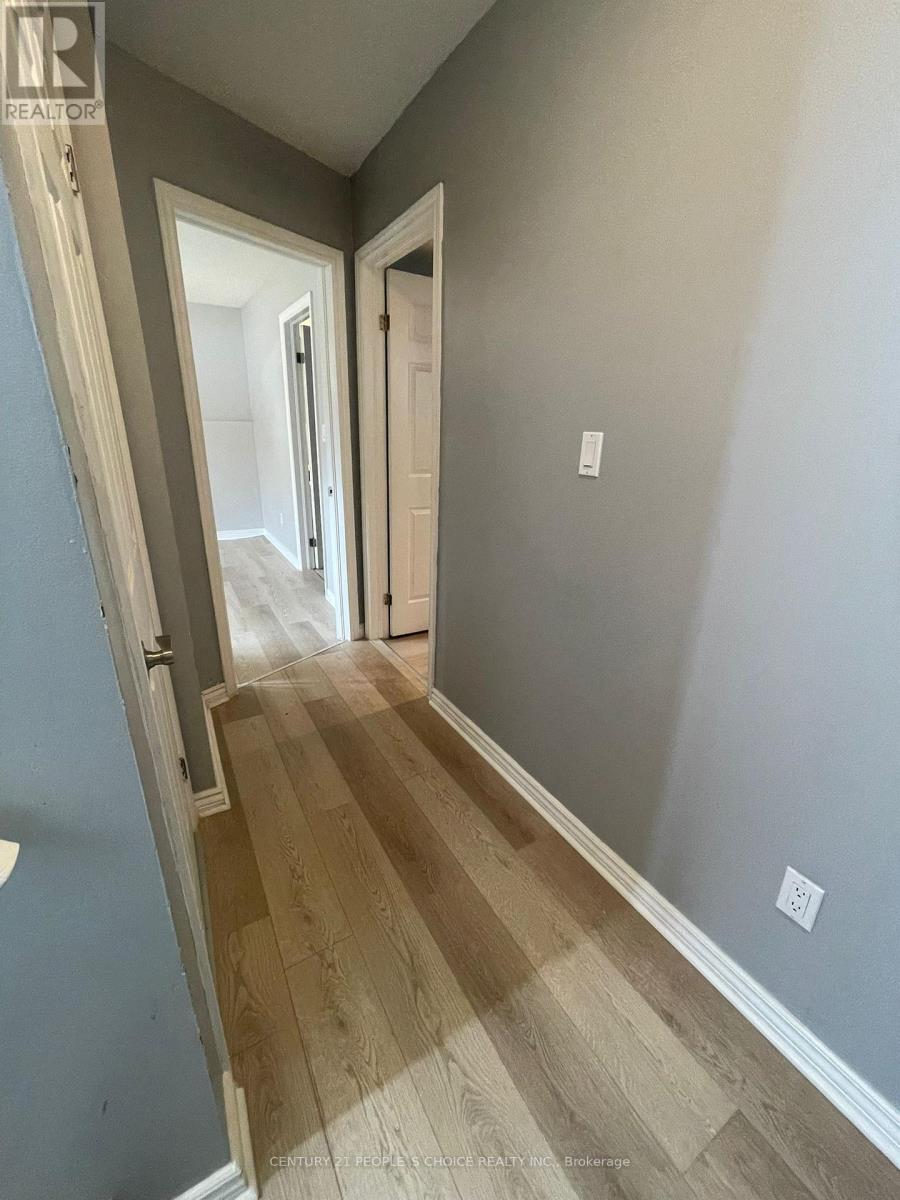 917 Lawson Road, London North, Ontario  N6G 4X4 - Photo 2 - X12481494