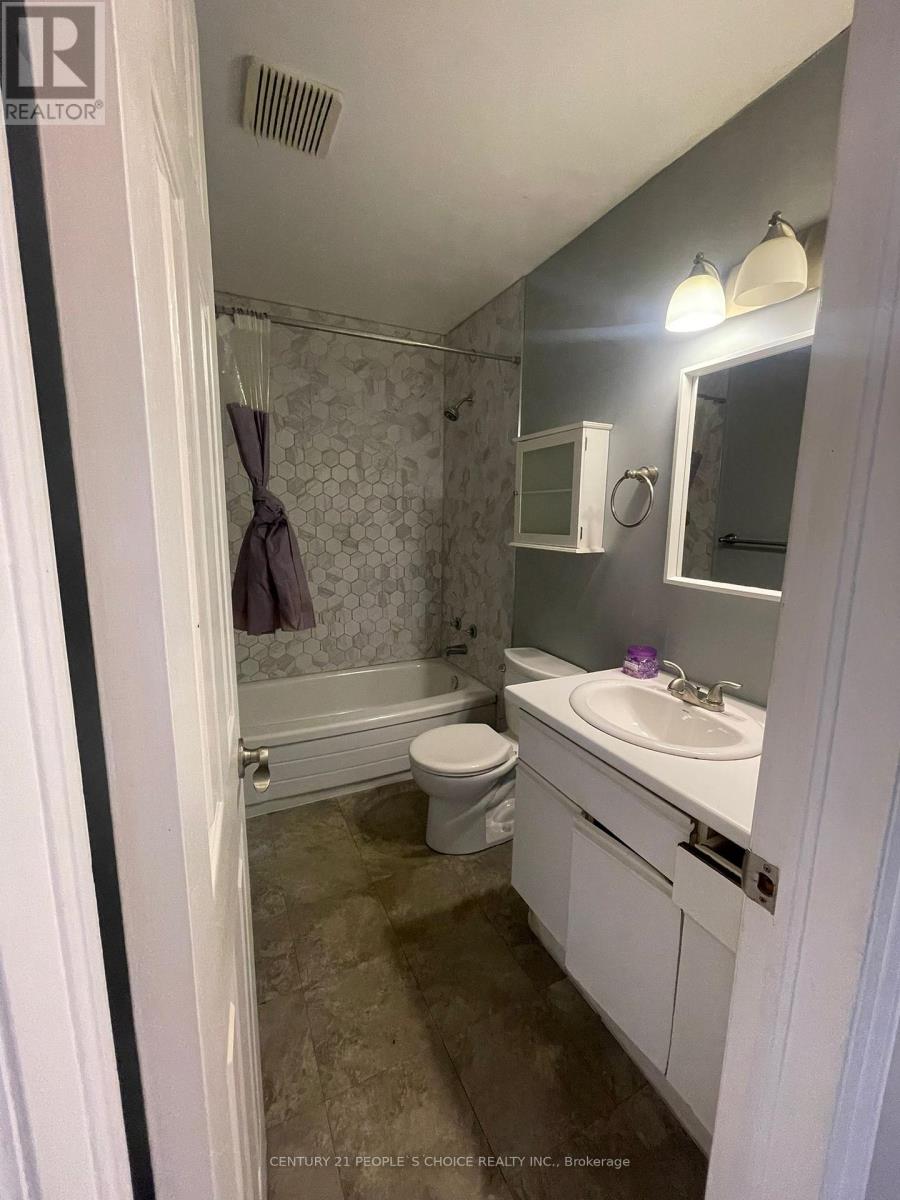 917 Lawson Road, London North, Ontario  N6G 4X4 - Photo 6 - X12481494