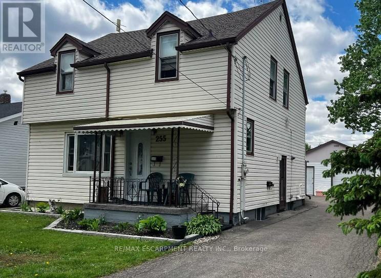 LOWER - 255 WALLACE AVENUE S, Welland, Ontario