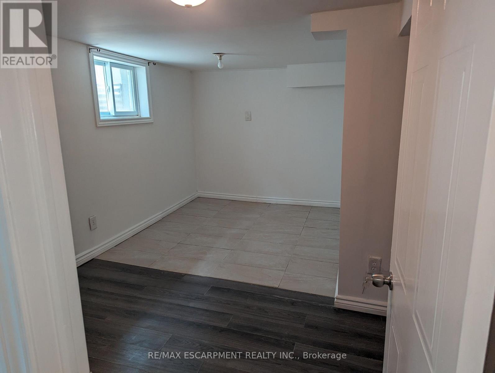 Lower - 255 Wallace Avenue S, Welland, Ontario  N0A 1L0 - Photo 4 - X12481507