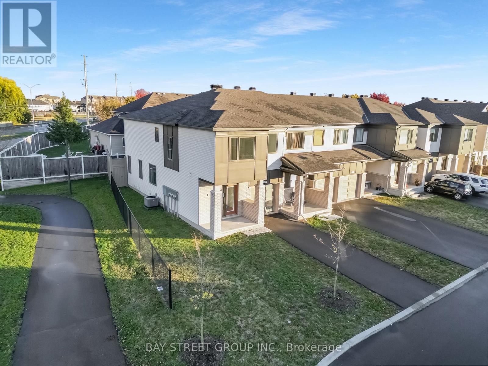 2130 Winsome Terrace, Ottawa, Ontario  K5A 5N1 - Photo 2 - X12481518